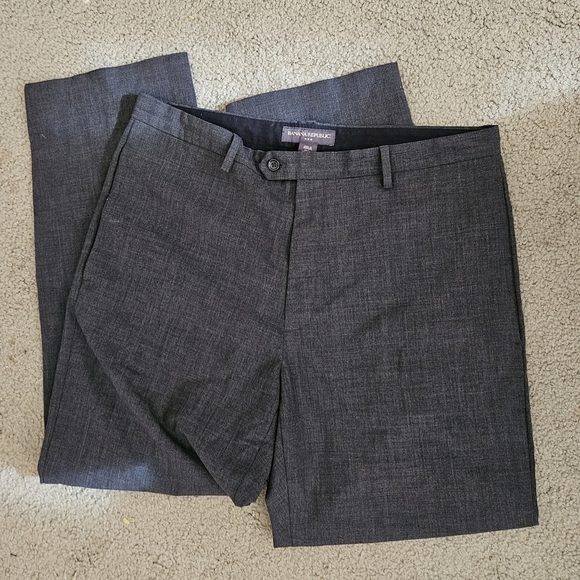 Banana Republic Flat Front Slacks Mens 36x30 - Picture 1 of 4